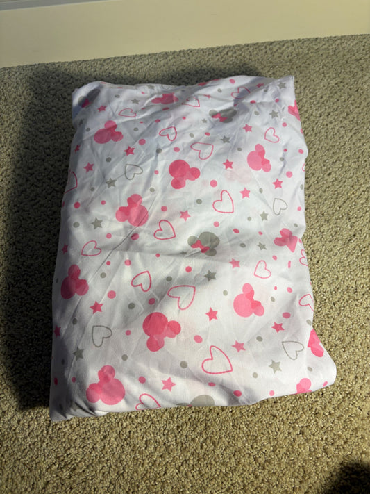 Minnie Mouse crib sheet