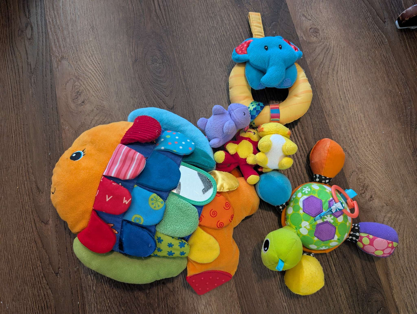 3x baby developmental plush toys