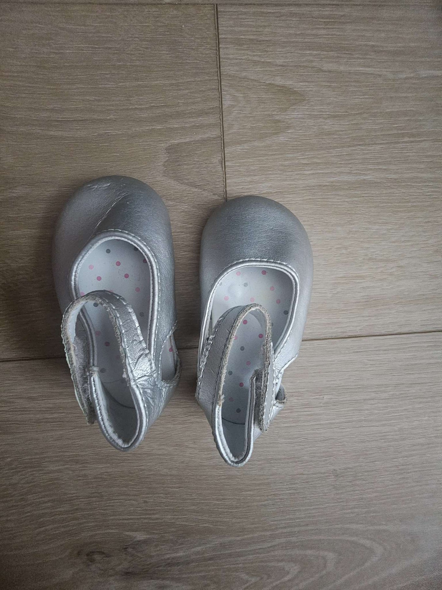 Baby girl shoes, Shoes .5 (Baby: 0-12 mth)