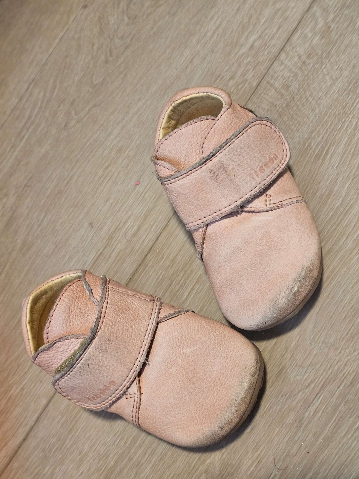 Baby girl shoes , Shoes 4.5 (Walkers:12-24 mth)