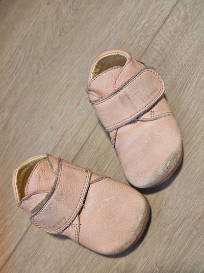 Baby girl shoes , Shoes 4.5 (Walkers:12-24 mth)