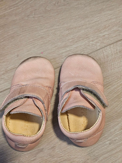 Baby girl shoes , Shoes 4.5 (Walkers:12-24 mth)