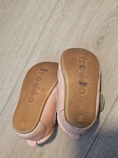 Baby girl shoes , Shoes 4.5 (Walkers:12-24 mth)