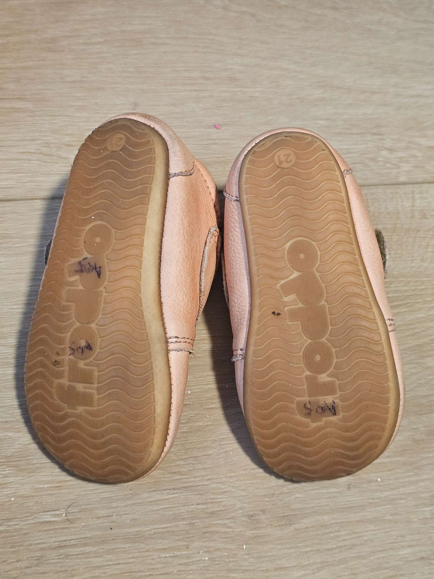 Baby girl shoes , Shoes 4.5 (Walkers:12-24 mth)