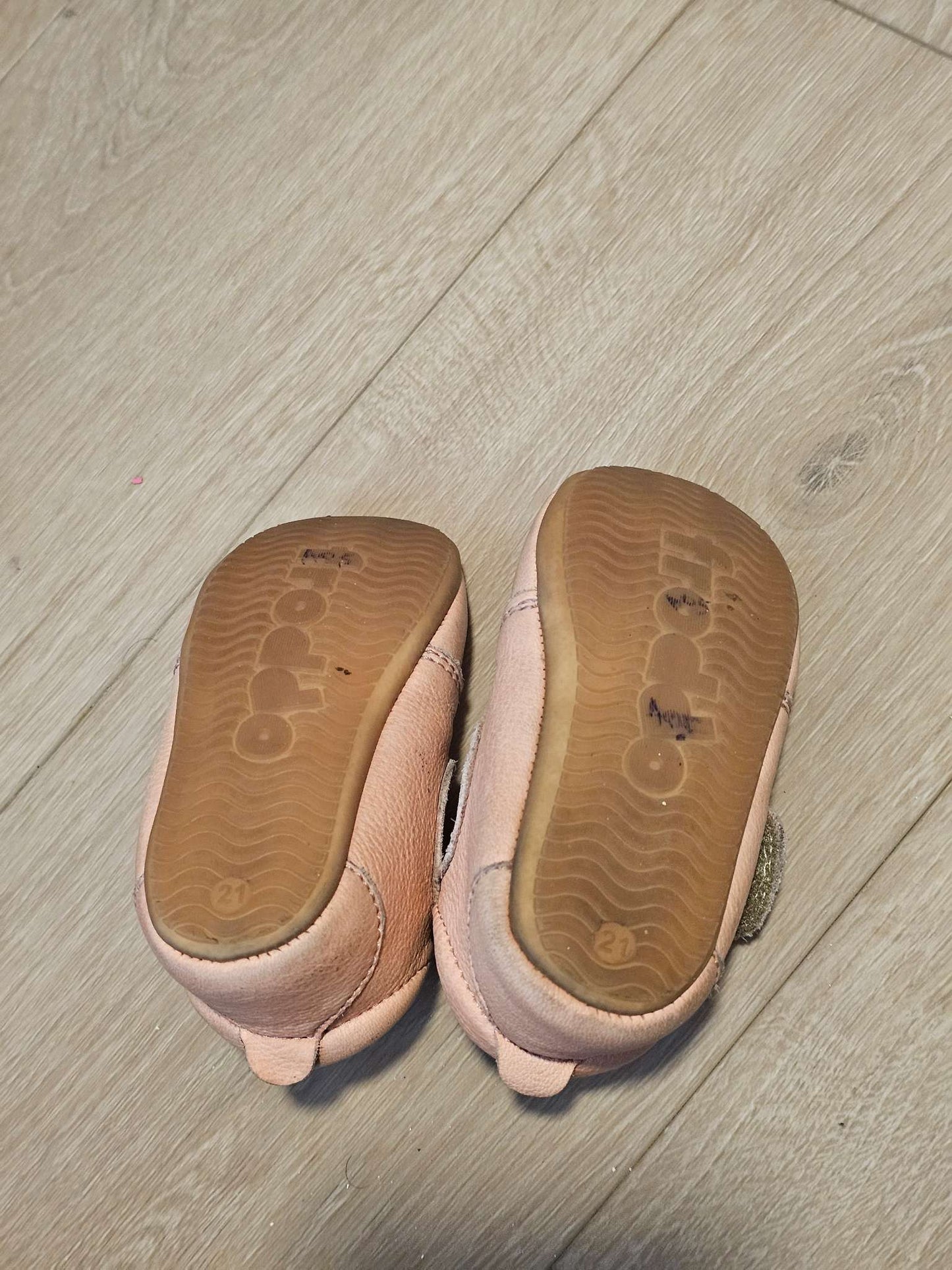Baby girl shoes , Shoes 4.5 (Walkers:12-24 mth)