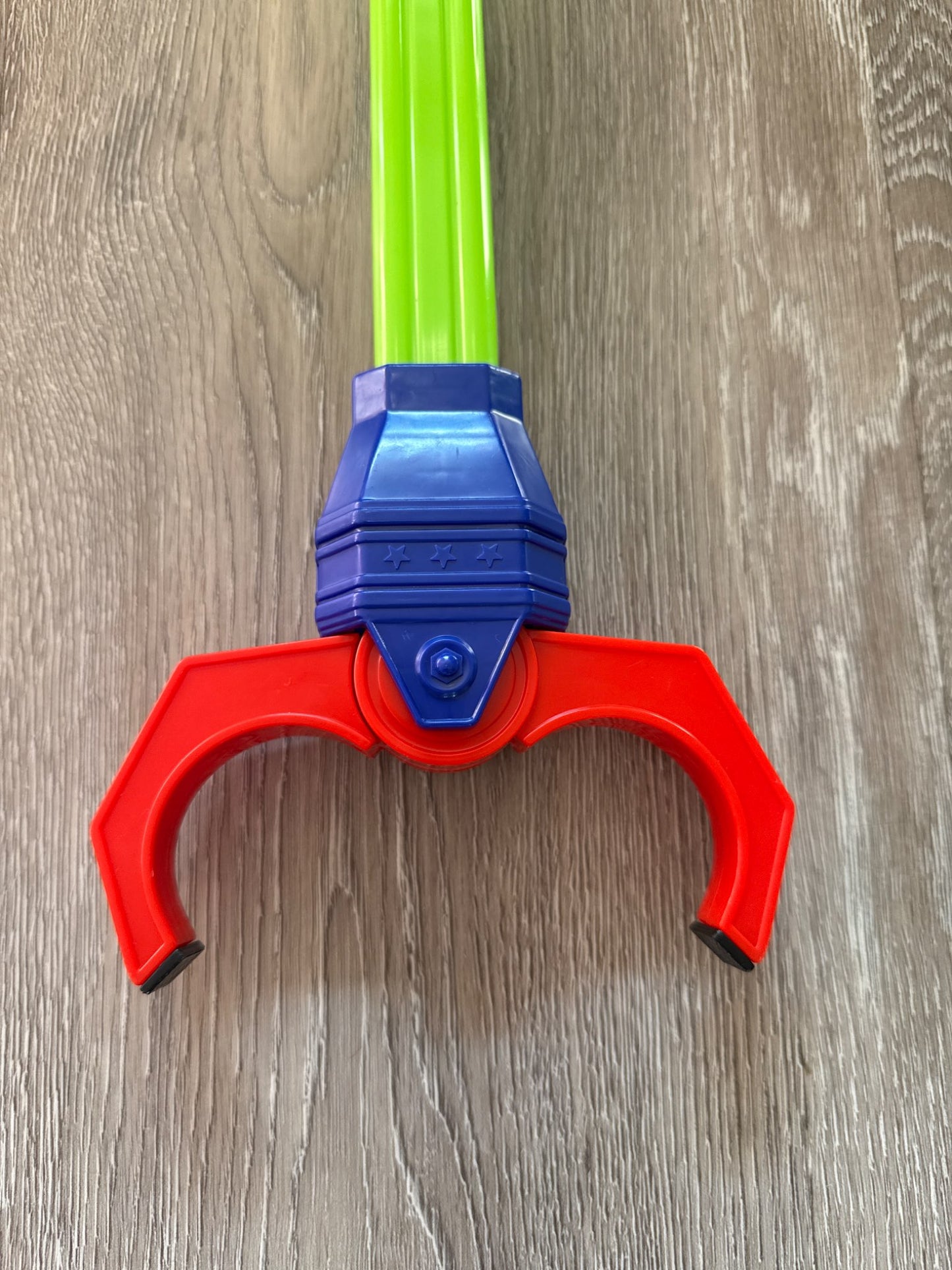 Grabbing toy advertisement two