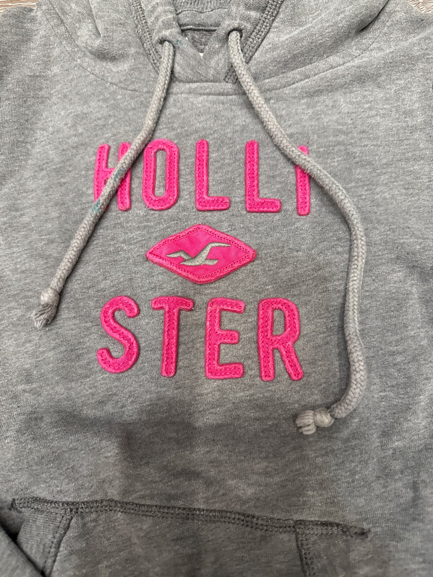 Hollister Size XS hoodie- fits Age 8-12, Kids 6/6X (extra small)