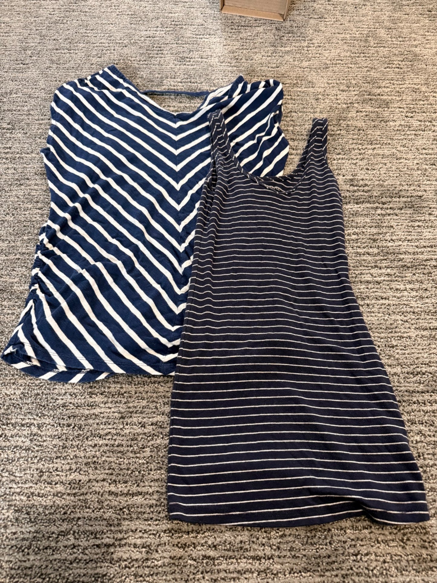 Old Navy and a Pea in the Pod Top bundle, Maternity XS (0-2)