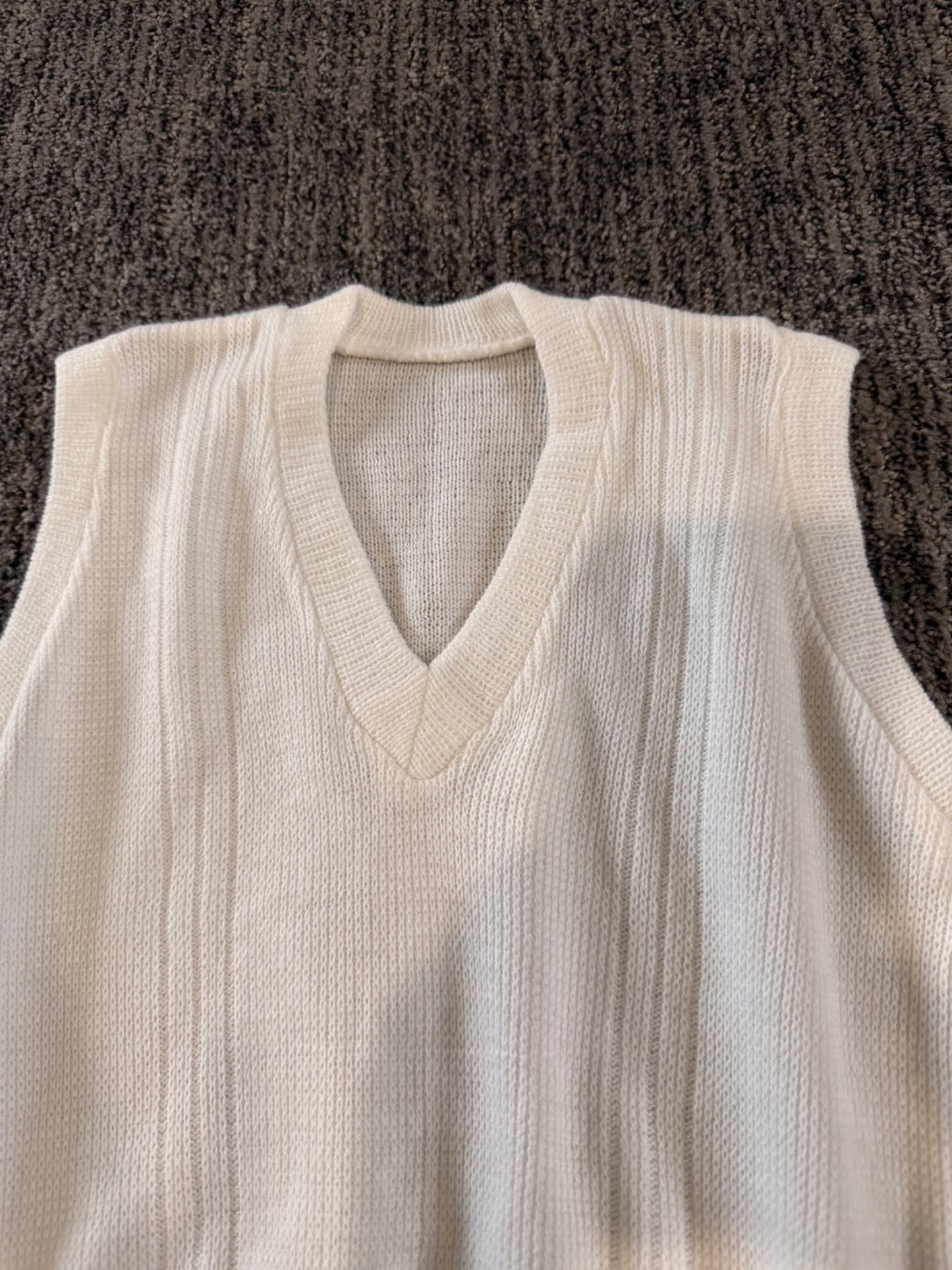 Size approximately 6-7 over vest, Kids 6/6X