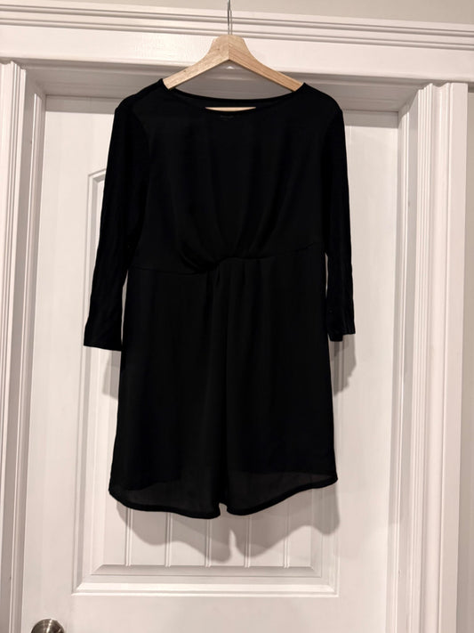 Liz Lange Partially Sheer material maternity top Size Small, Maternity S (4-6)