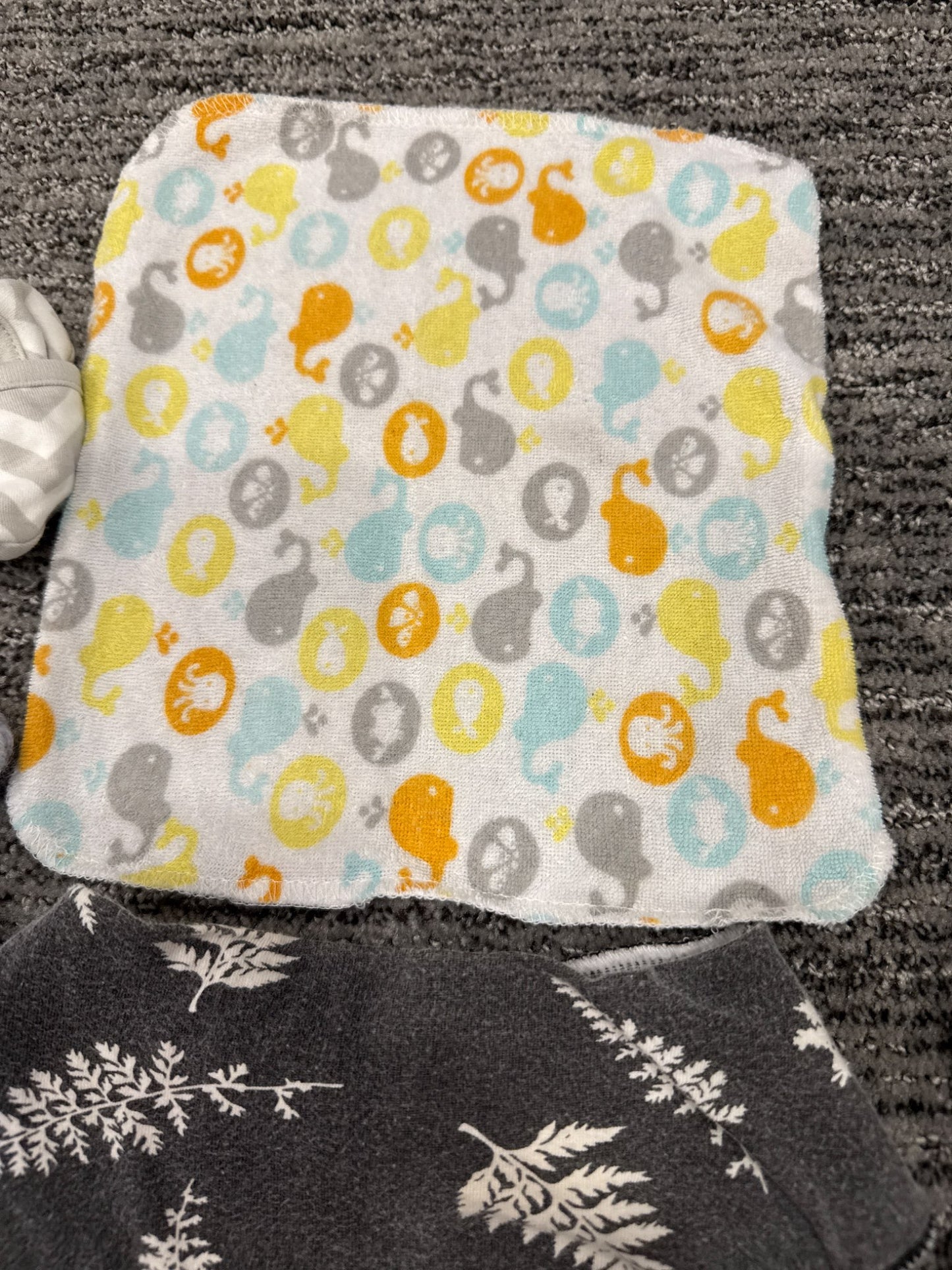 Baby foot, hand, bib and cloth set, Shoes 1.5 (Baby: 0-12 mth)