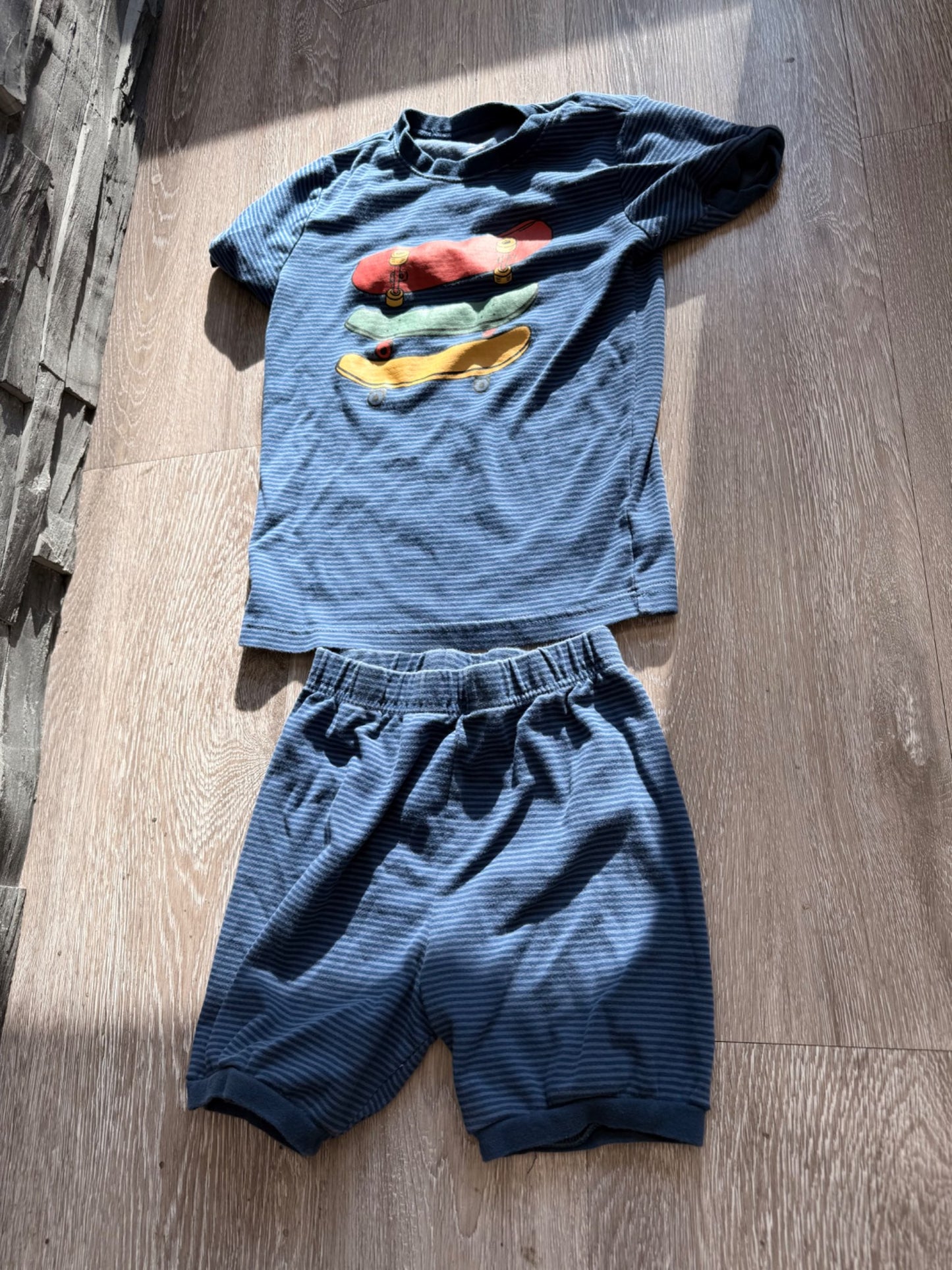 Striped Skateboard Pajama Short Set, Kids 10