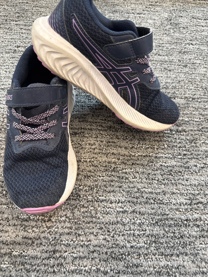 ASICS Girls Running Shoes- Very Good Used Condition, Shoes 13 (Kids:4-8yr)