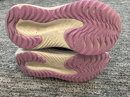 ASICS Girls Running Shoes- Very Good Used Condition, Shoes 13 (Kids:4-8yr)