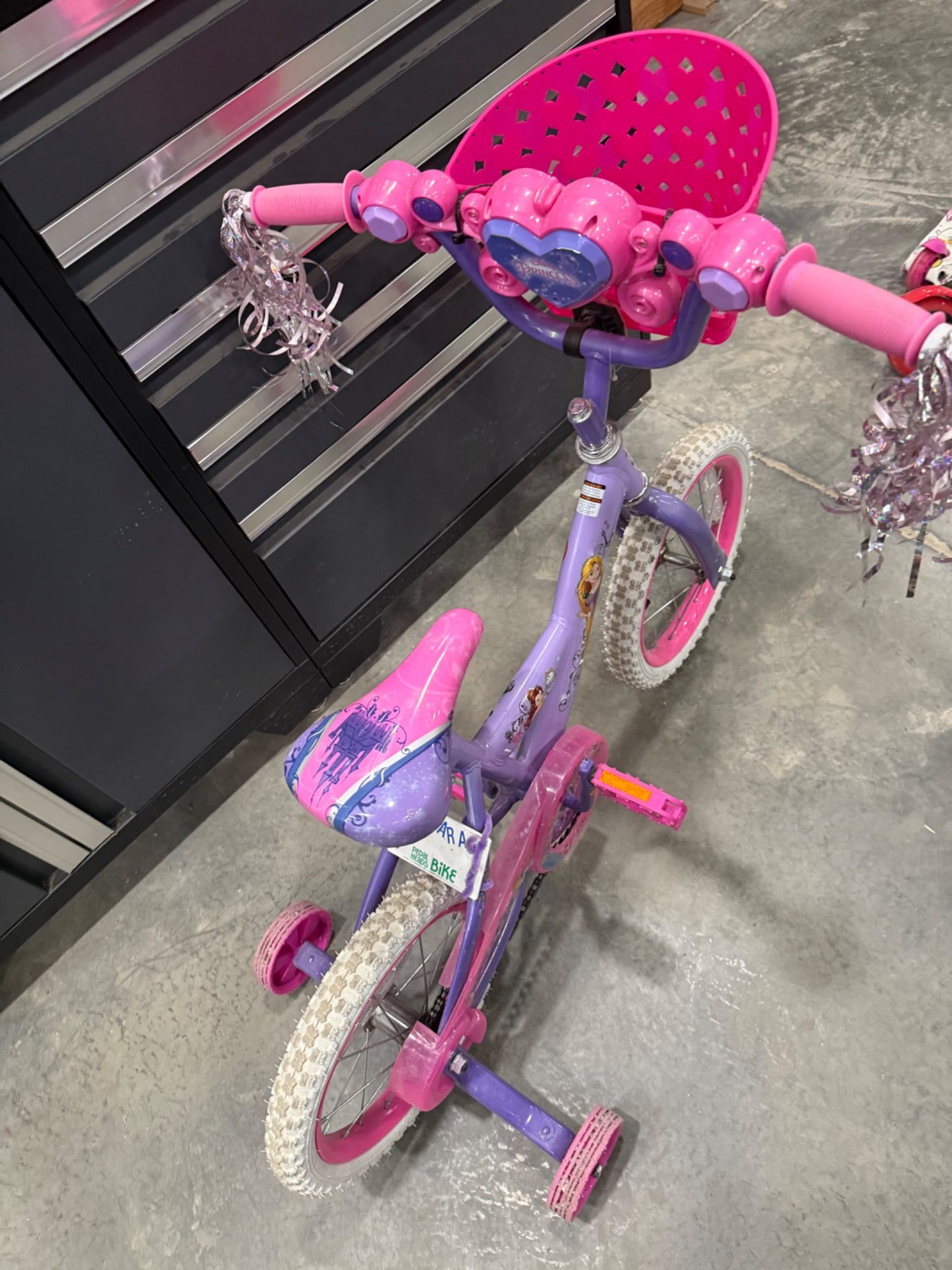 Girls bike from Canadian tire