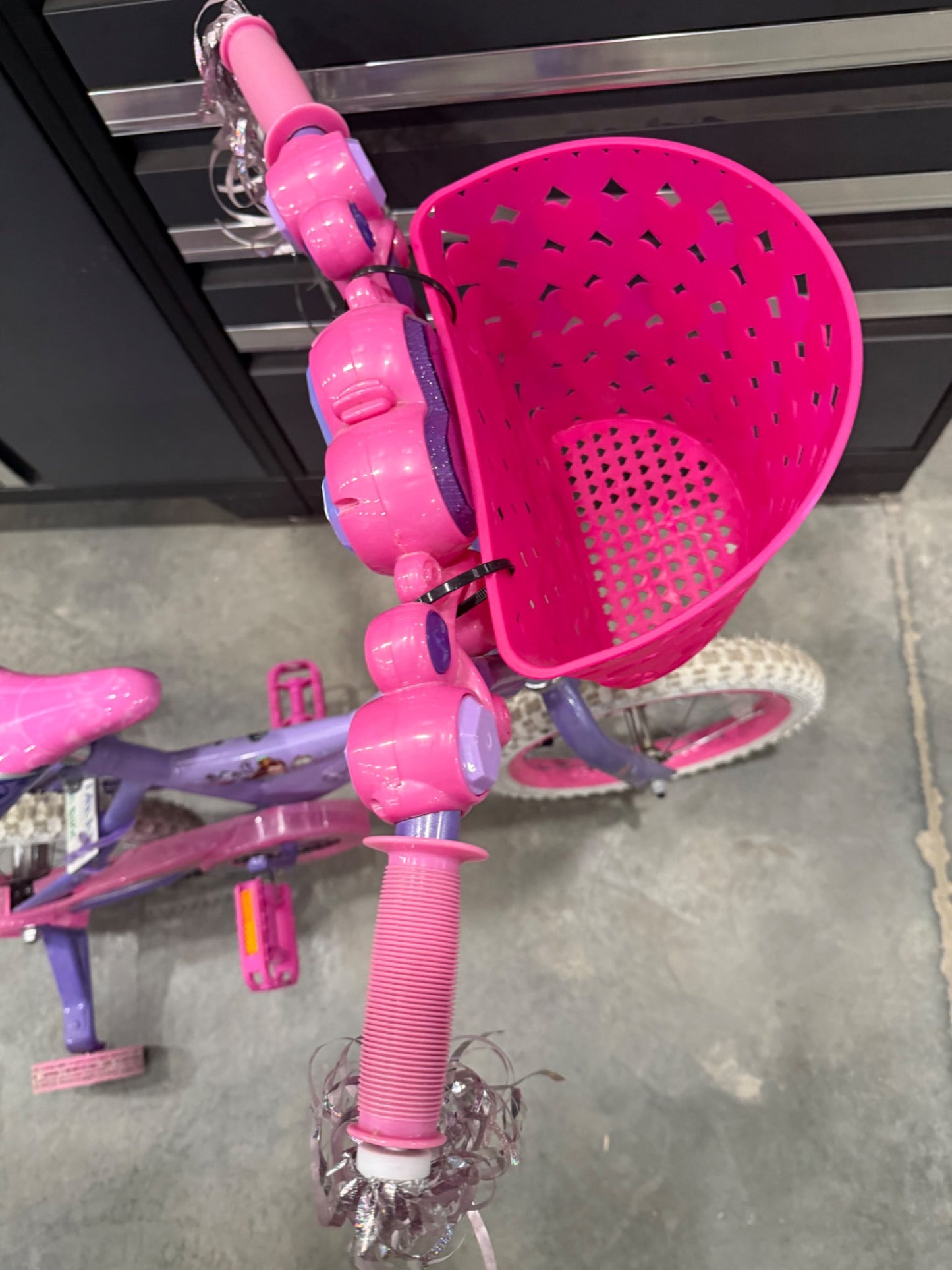 Girls bike from Canadian tire