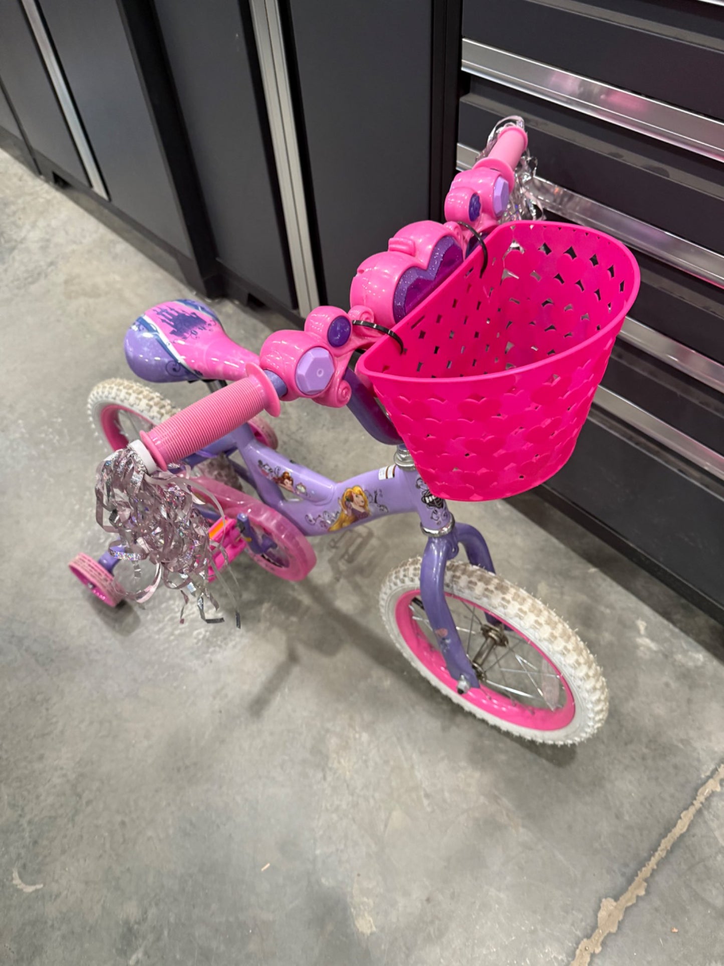 Girls bike from Canadian tire