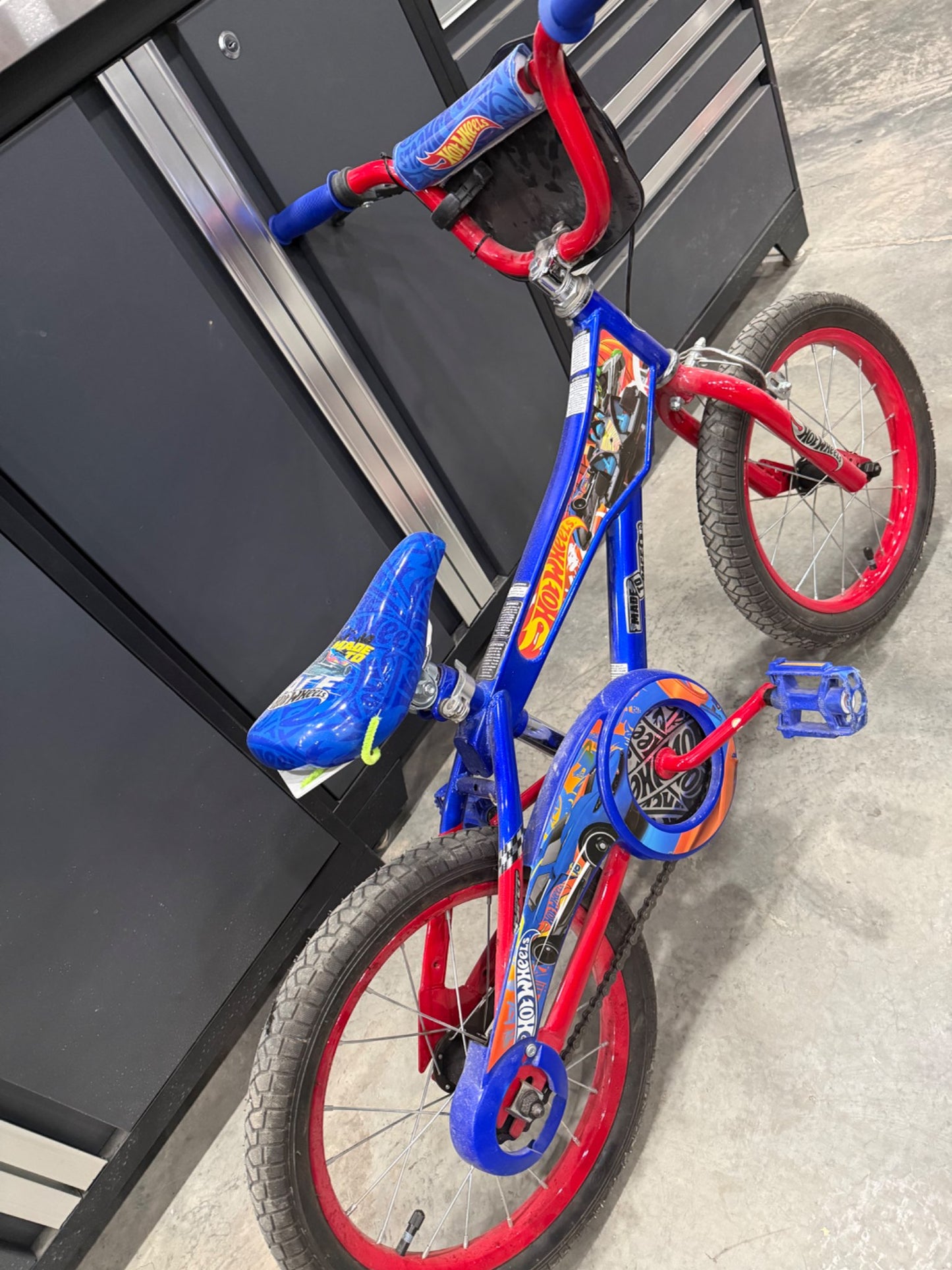 Boys bike from Canadian Tire