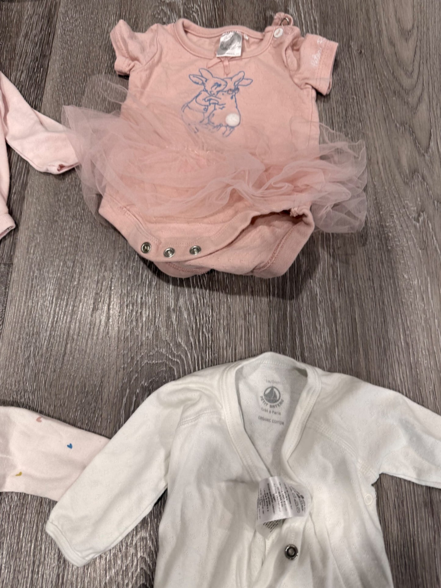 Size 1 month baby girl bundle- Petit Bateau and Beatrix Potter, premium brands, Kids Newborn