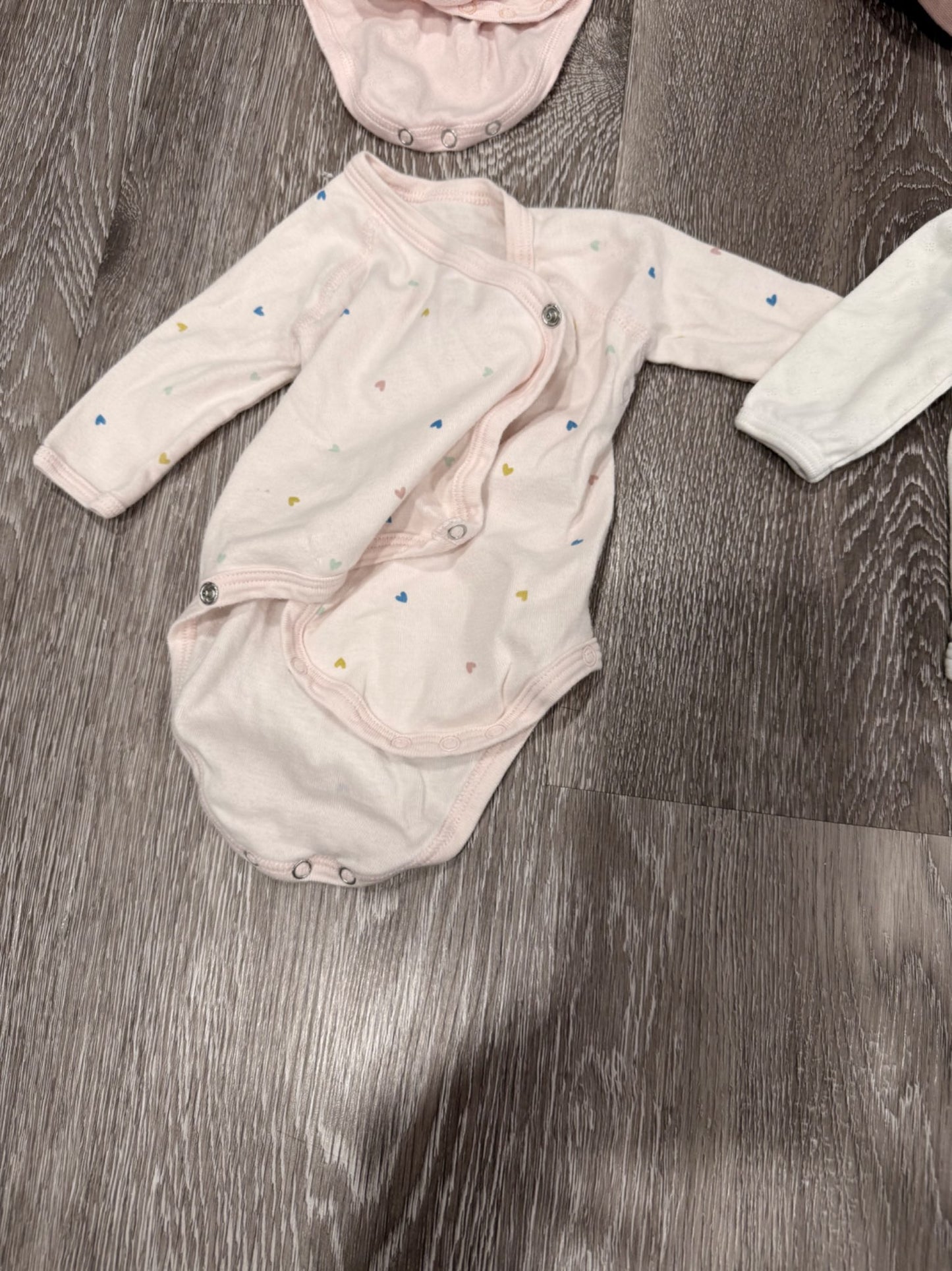 Size 1 month baby girl bundle- Petit Bateau and Beatrix Potter, premium brands, Kids Newborn