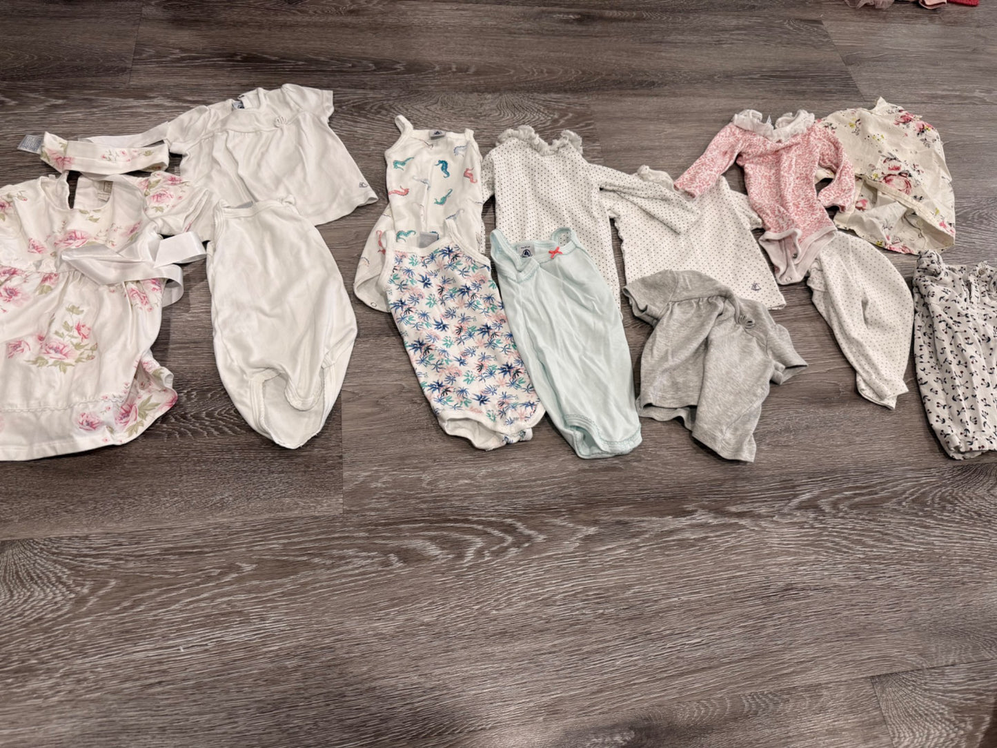 6 month bundle dress with head band, pants and onesies, Kids 6 Month (3-6M)