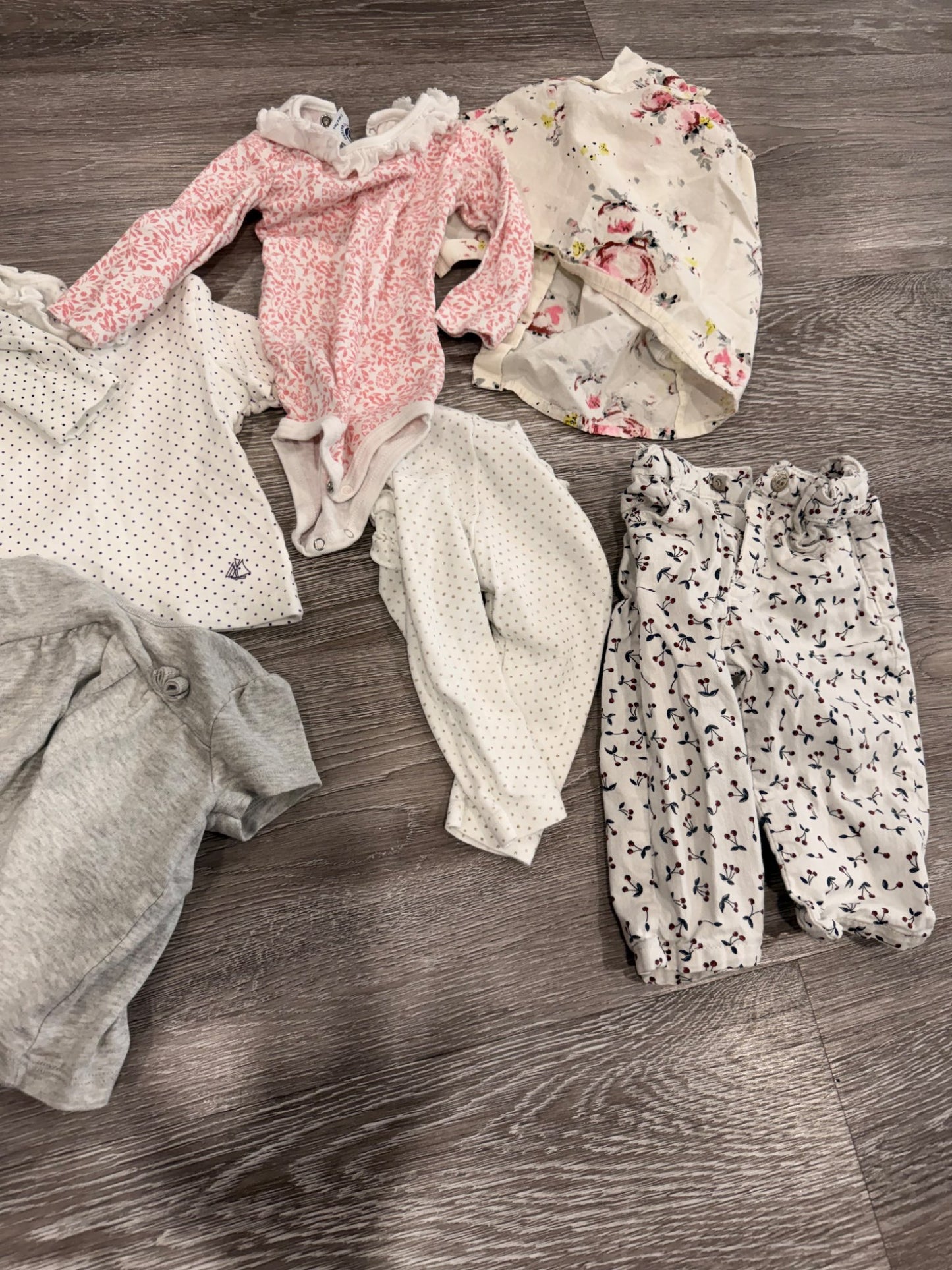 6 month bundle dress with head band, pants and onesies, Kids 6 Month (3-6M)