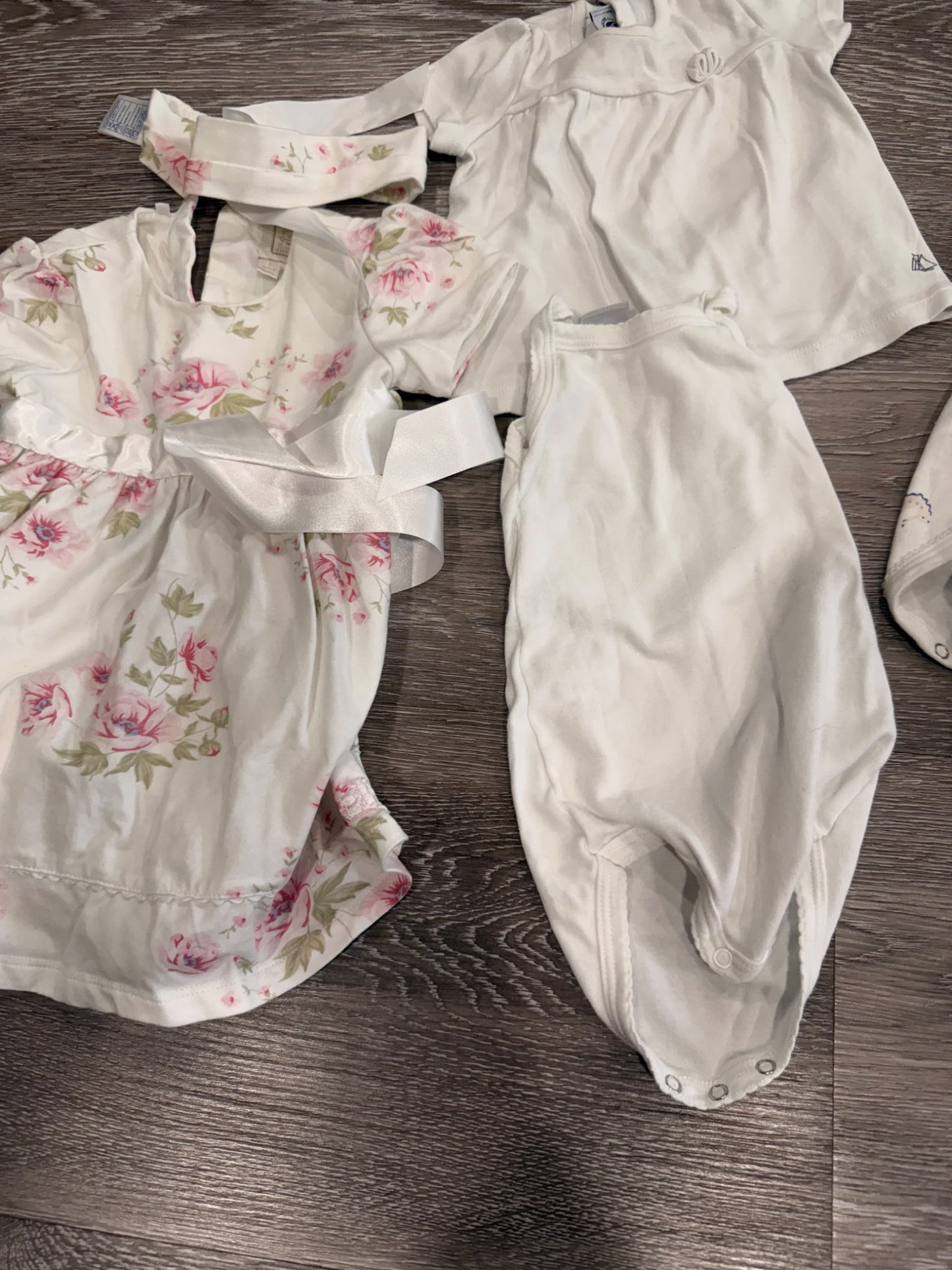 6 month bundle dress with head band, pants and onesies, Kids 6 Month (3-6M)
