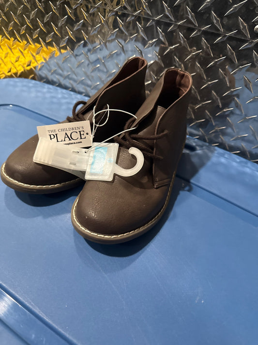 MSRP $44.95 Canadian New The Children’s Place boys booties, Shoes 6 (Big Kids:8–12yr)