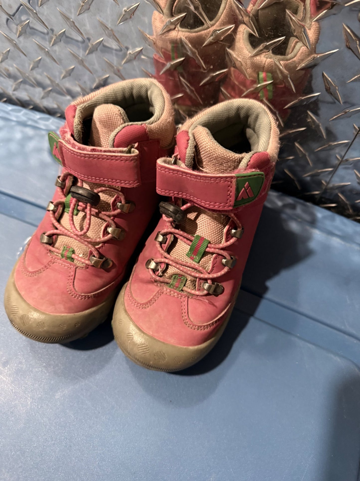 Mishanashka pink hiking boots, Shoes 13 (Kids:4-8yr)