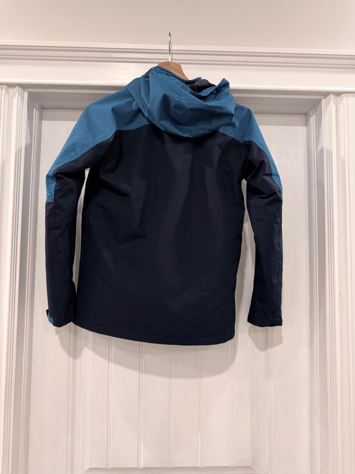 Mountain Wearhouse Winter Jacket with interior layer jacket, Kids 10