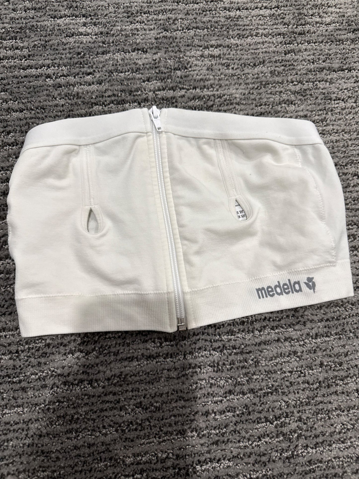 M/M Medela pumping bra