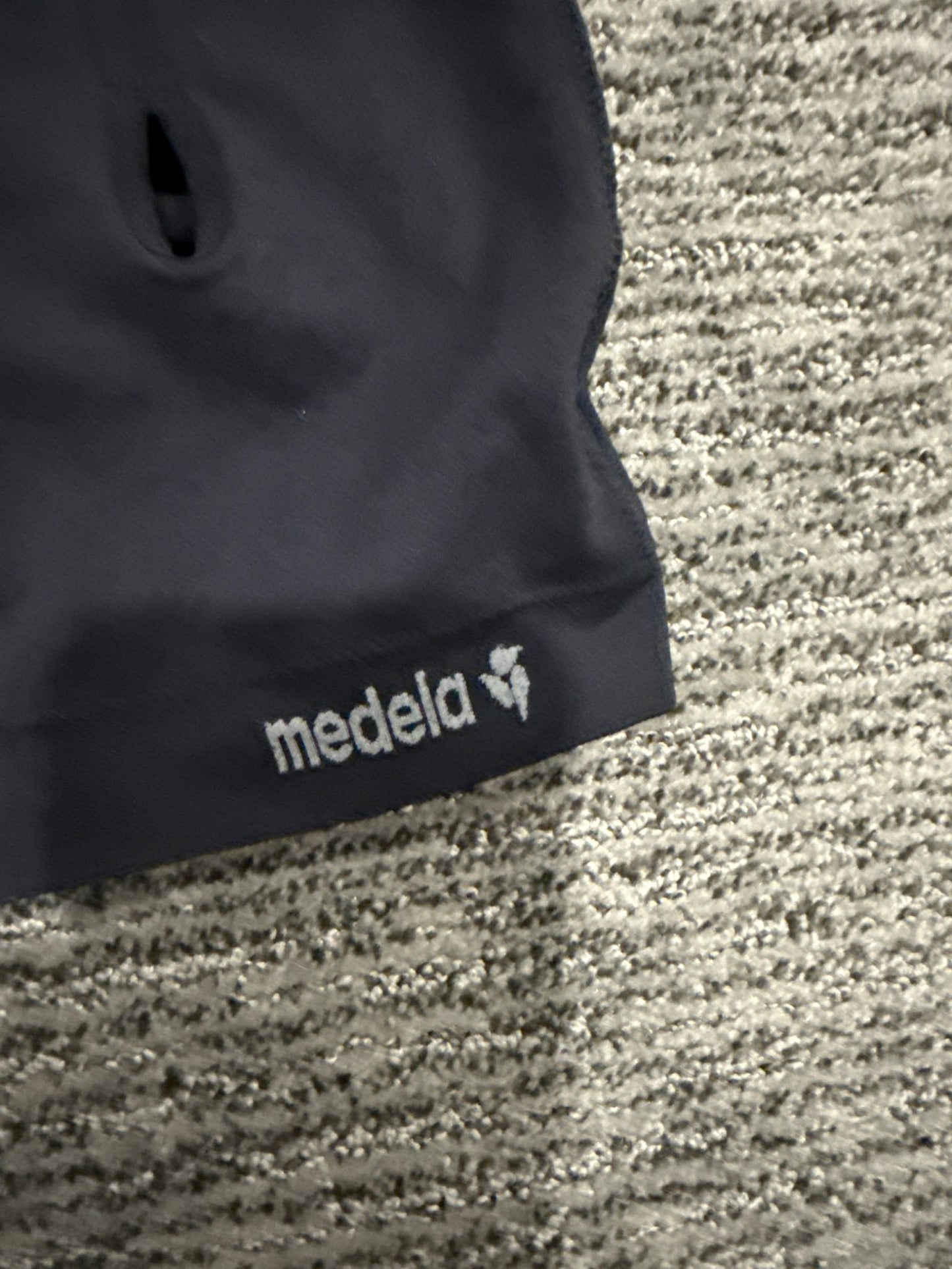 L/G medela pumping bra-nursing