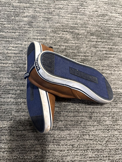 U.S. Size 5 Nautical slip in shoes