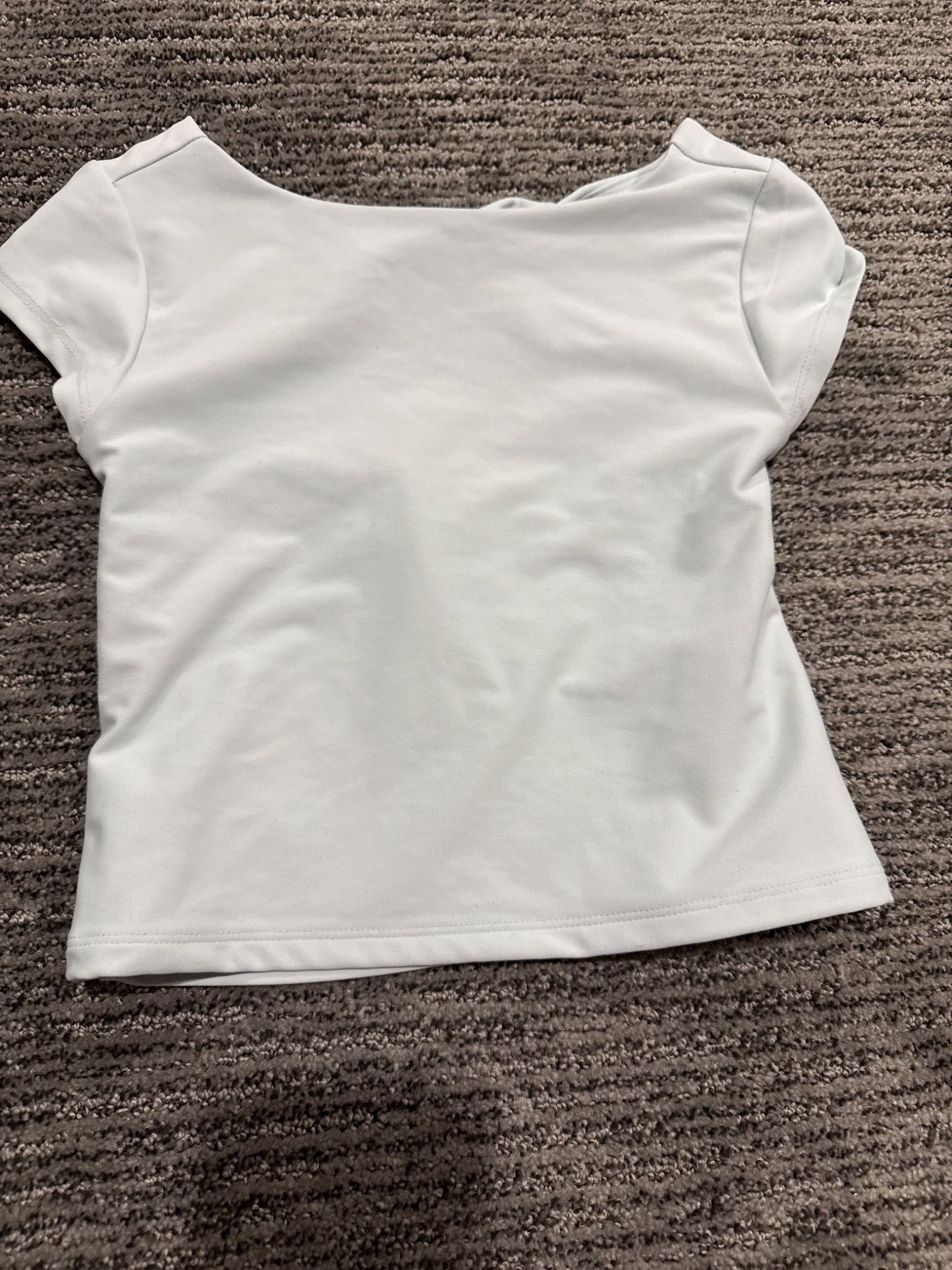 Girls Old Navy active yoga top with cut out in back., Kids 8