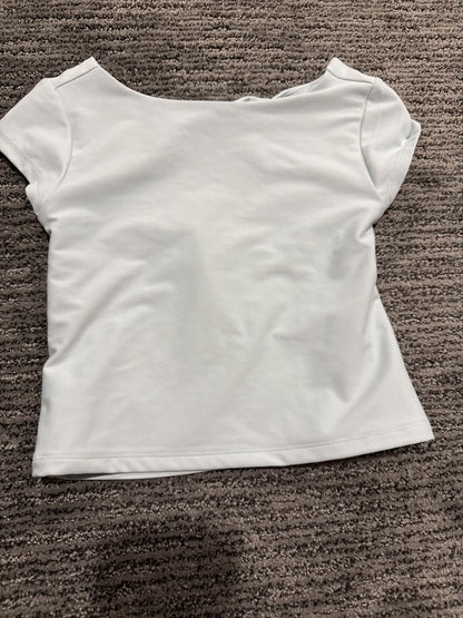 Girls Old Navy active yoga top with cut out in back., Kids 8