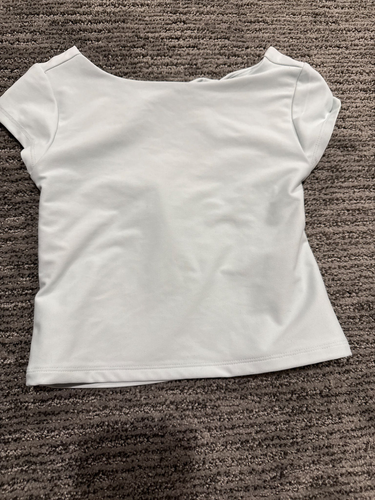 Girls Old Navy active yoga top with cut out in back., Kids 8