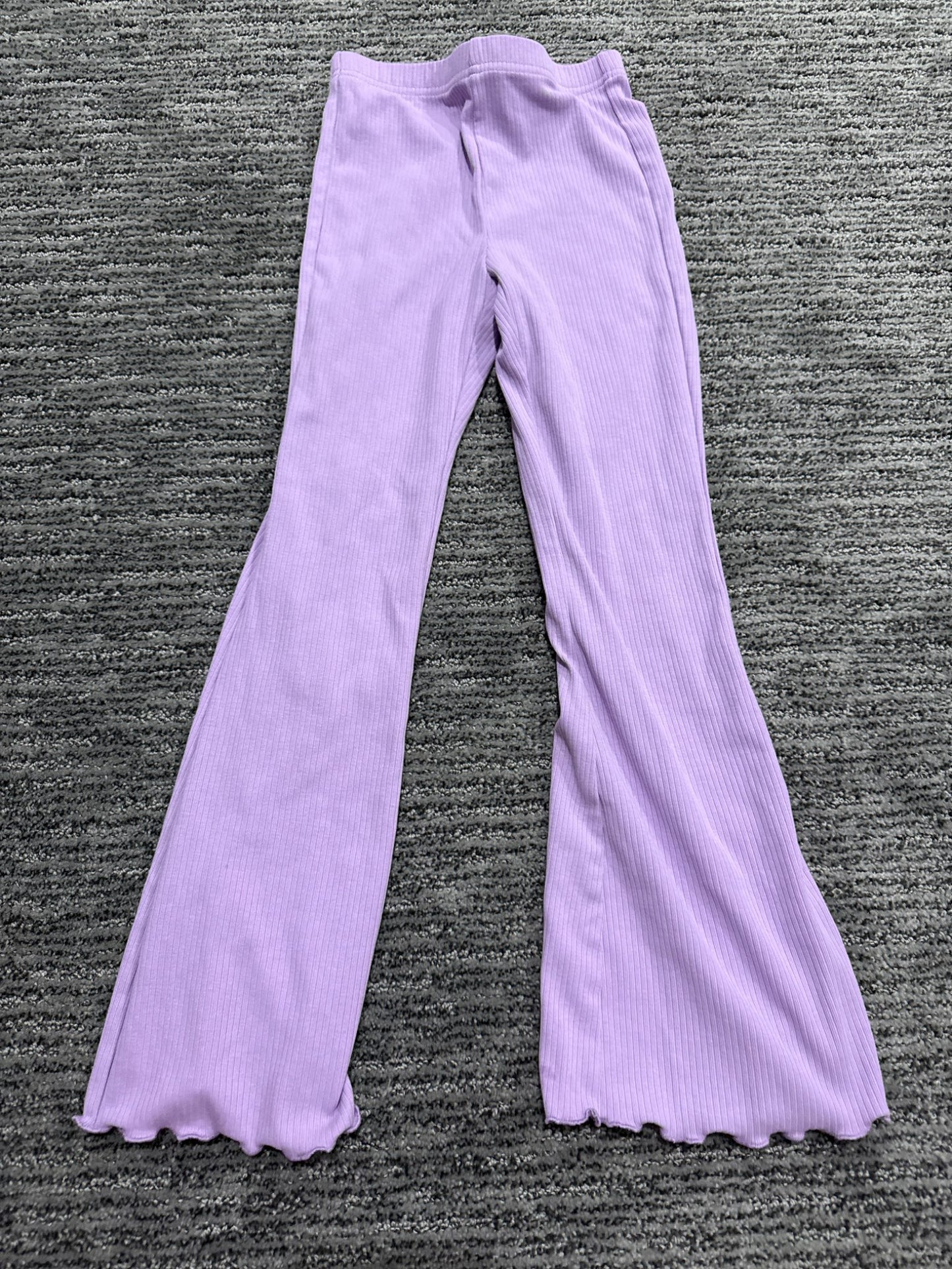 Old navy ribbed and flared with ruffle lavender pants, Kids 6/6X