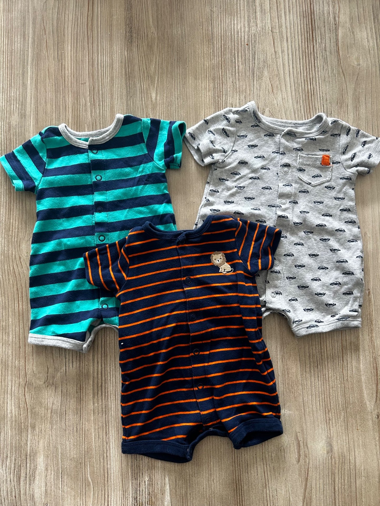 Short onesie bundle , Kids 3 Month (0-3M)