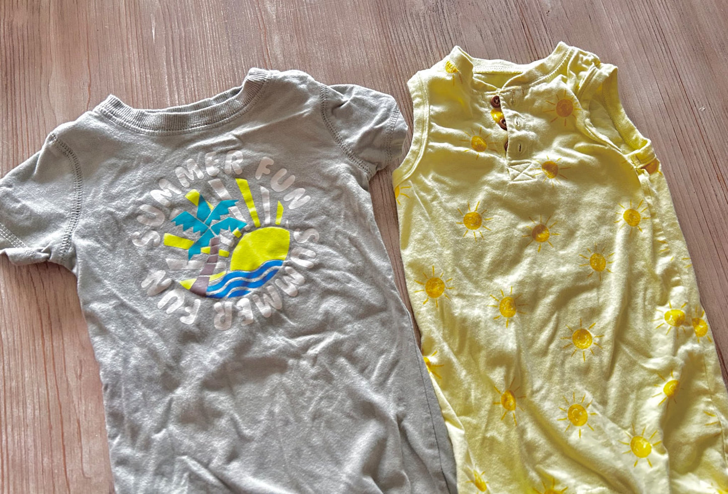 Two short onesies 6-12m, Kids 12 Month (9-12M)