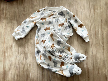 White fleece onsie , Kids 9 Month (6-9M)
