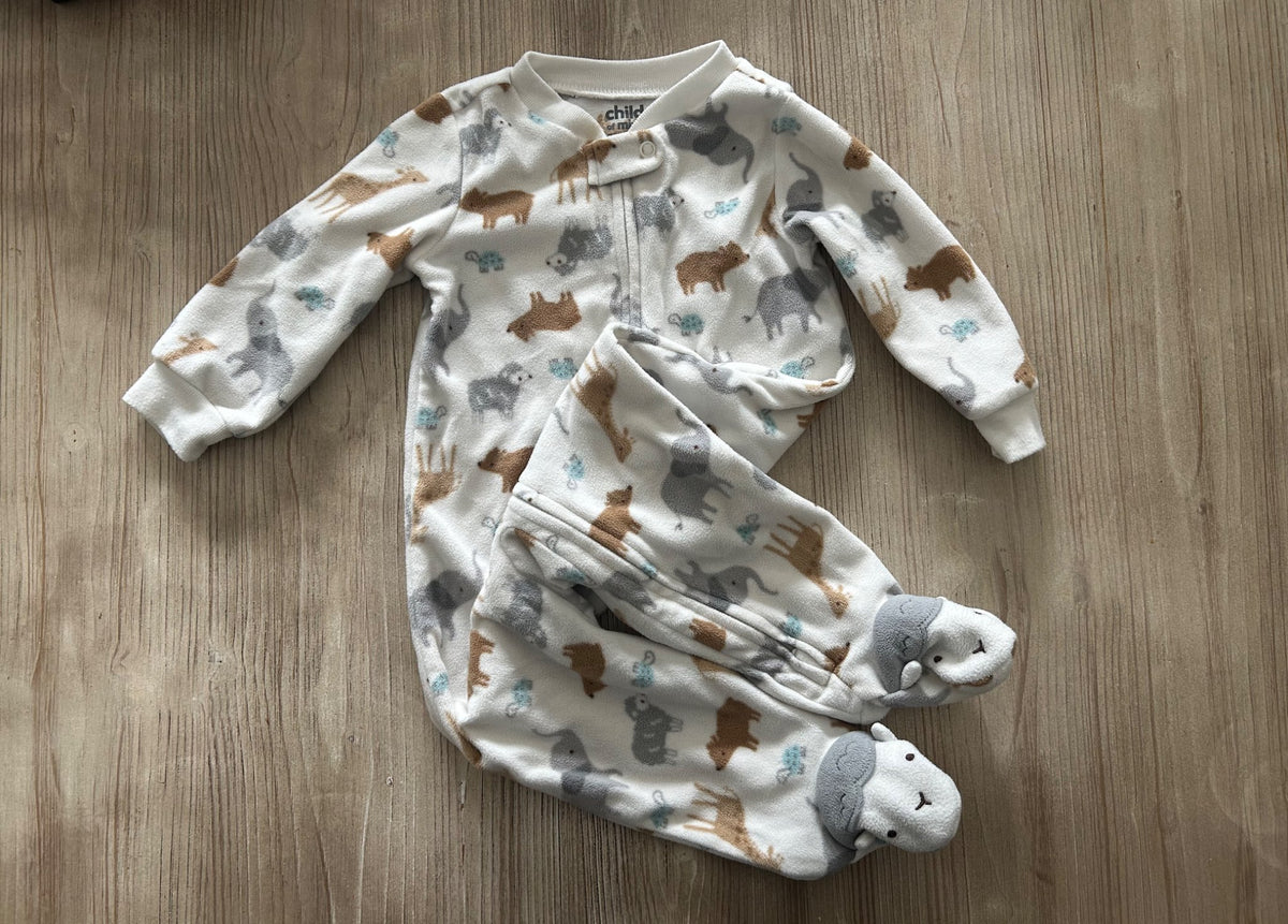 White fleece onsie , Kids 9 Month (6-9M)