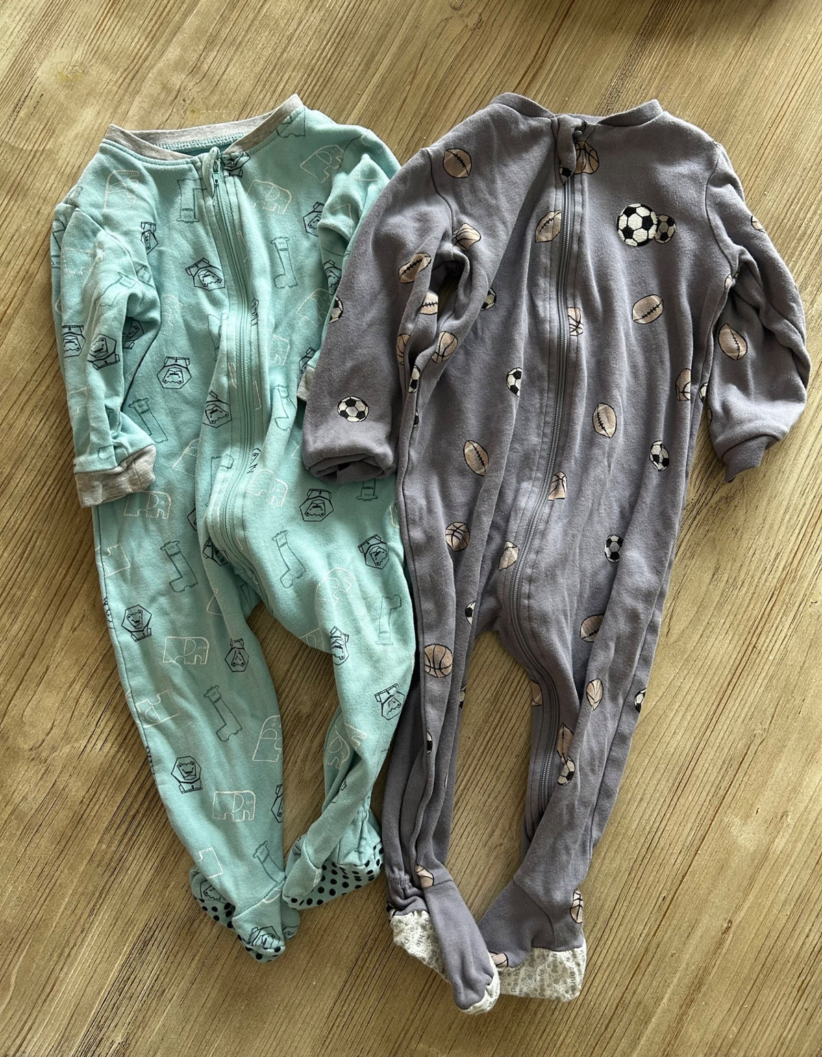 Footed Pjs with zipper, Kids 12 Month (9-12M)