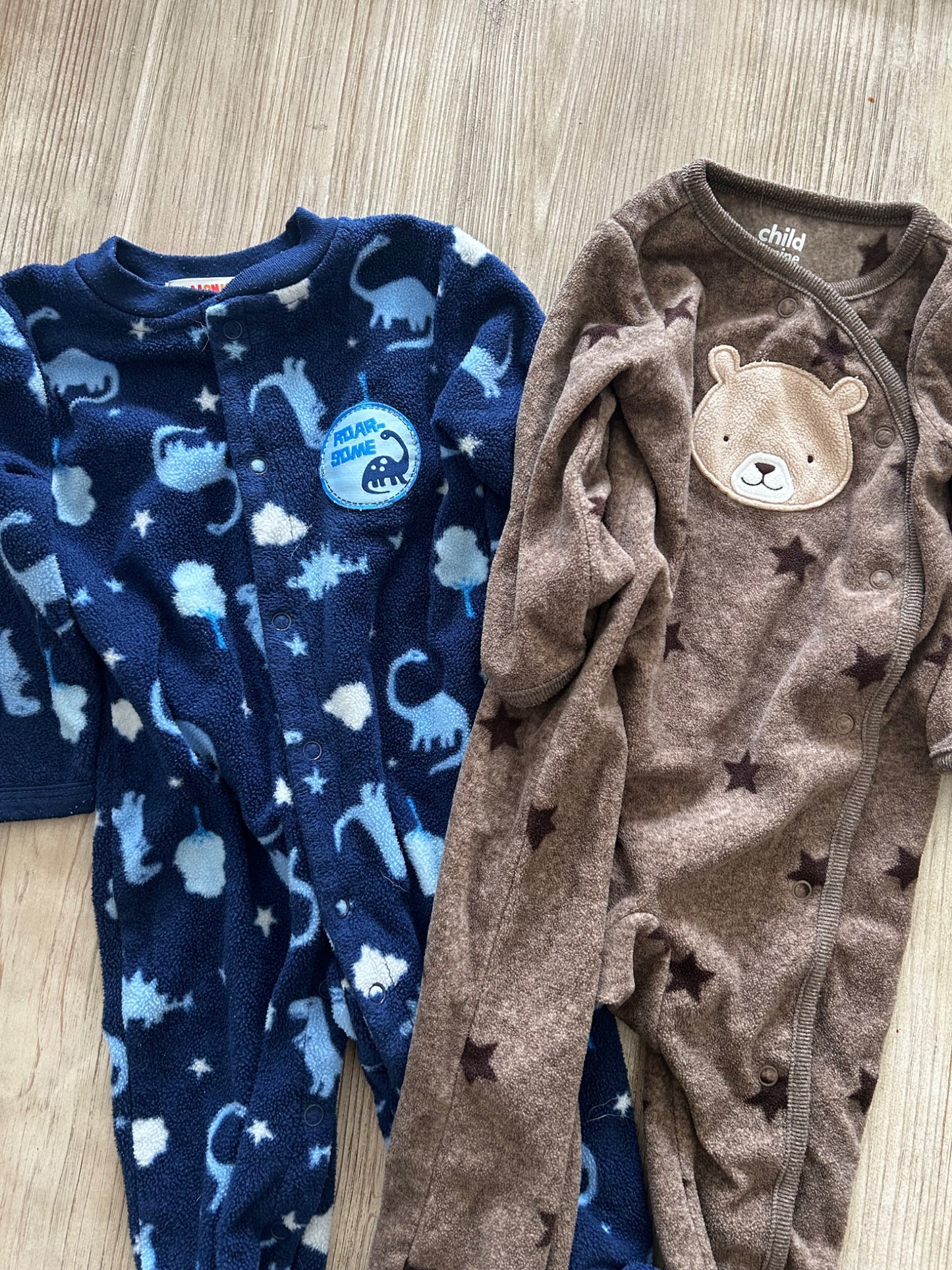 Two fleece 3-6m onesies, Kids 6 Month (3-6M)