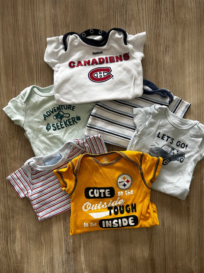 Assorted t-shirt onesies, Kids 6 Month (3-6M)