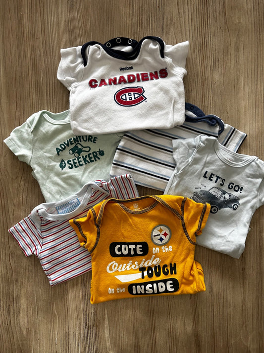 Assorted t-shirt onesies, Kids 6 Month (3-6M)