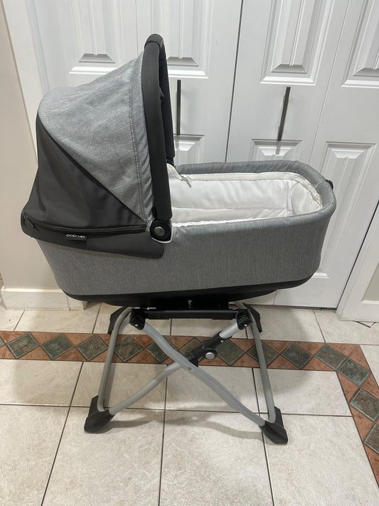 Peg Perego -Pop up (Travel bassinet and stand)