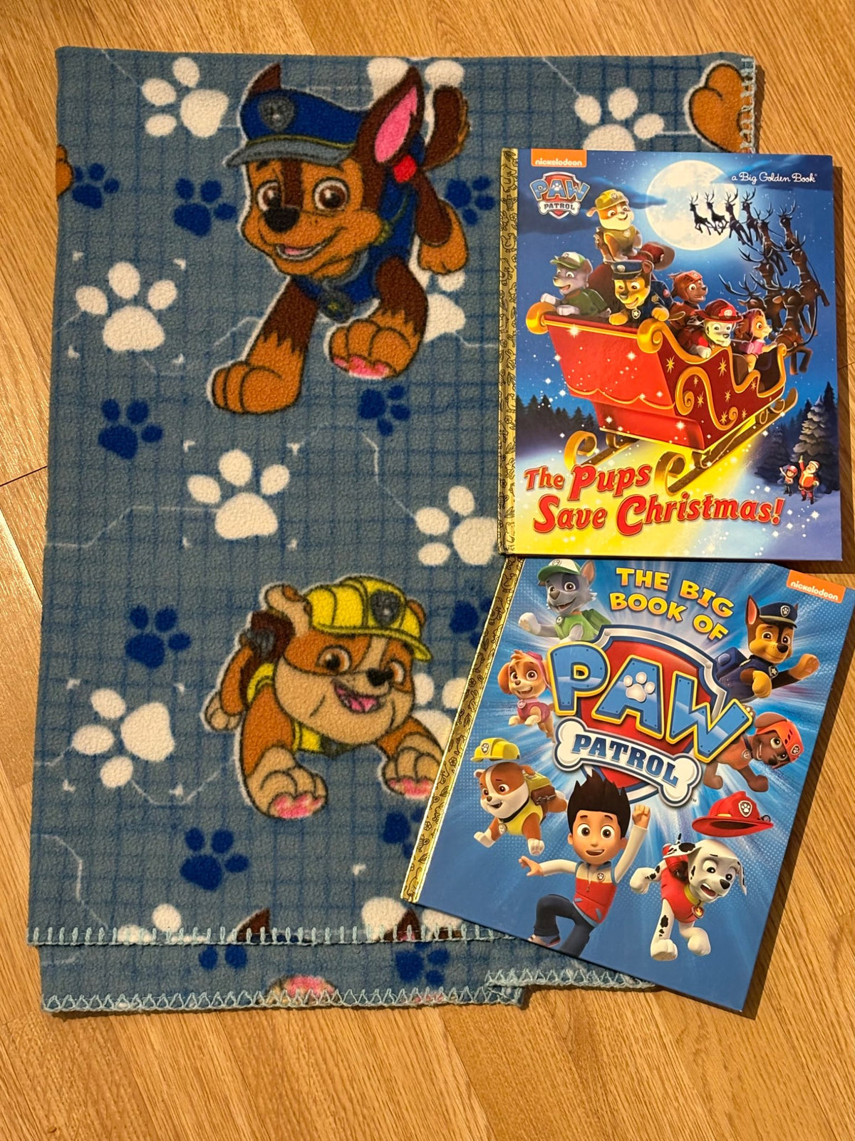 PAW Patrol Cozy Blanket & Book Bundle (3-Piece Set)