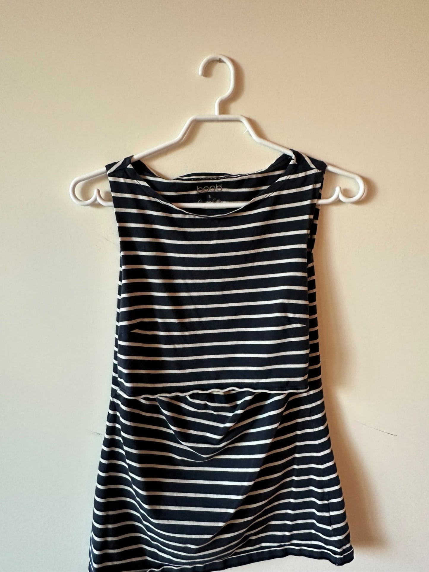 Maternity & nursing shirts - size small, Maternity S (4-6)
