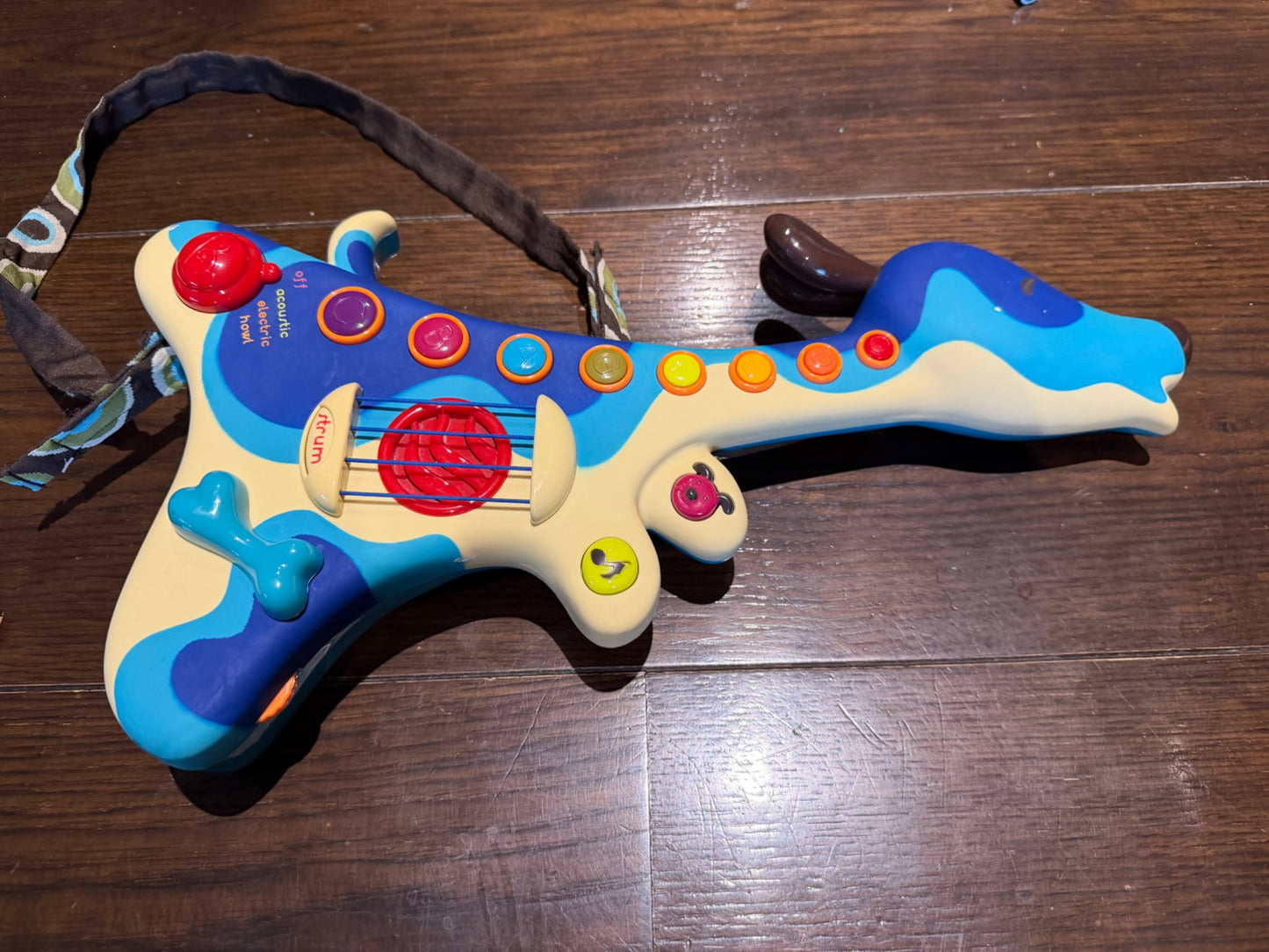 Woofer - interactive dog guitar