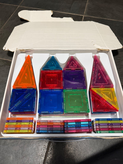 100 Picasso tiles
